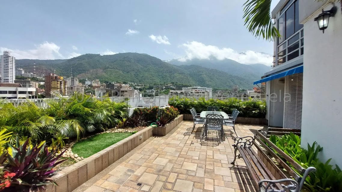 Apartamento (Penthouse) en Venta en La Florida, Distrito Metropolitano - 38
