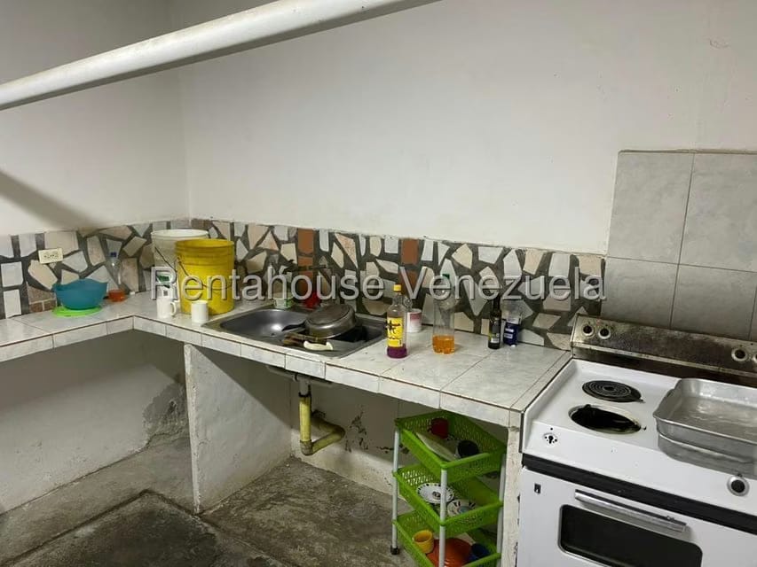 Comercial (Local Comercial) en Venta en El Valle, Distrito Metropolitano - 11