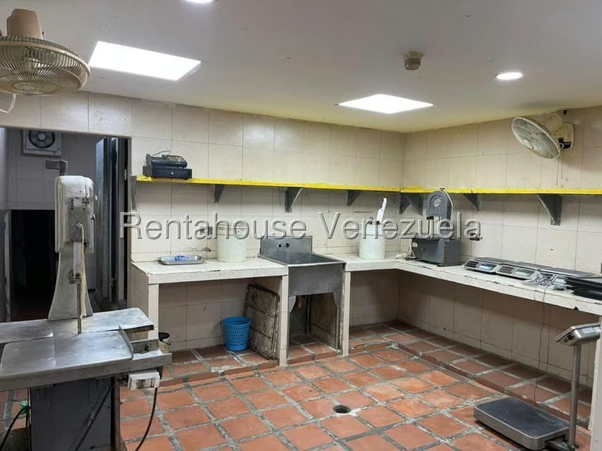 Comercial (Local Comercial) en Venta en El Valle, Distrito Metropolitano - 18
