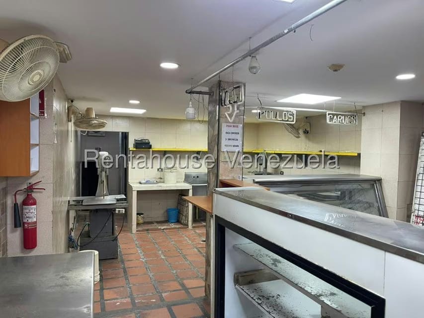 Comercial (Local Comercial) en Venta en El Valle, Distrito Metropolitano - 19