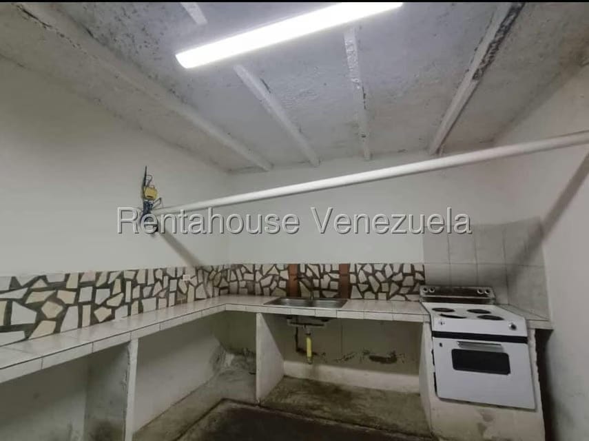 Comercial (Local Comercial) en Venta en El Valle, Distrito Metropolitano - 6