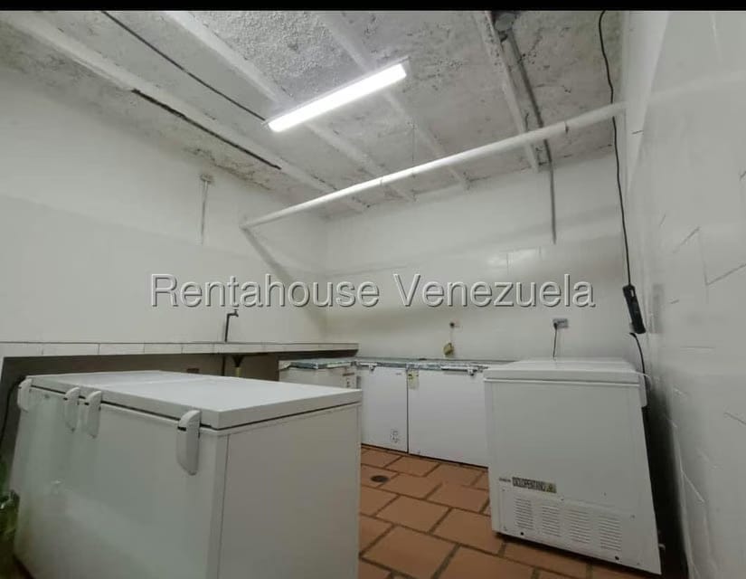 Comercial (Local Comercial) en Venta en El Valle, Distrito Metropolitano - 7
