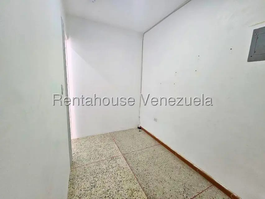 Comercial (Oficina) en Alquiler en El Marques, Distrito Metropolitano - 13