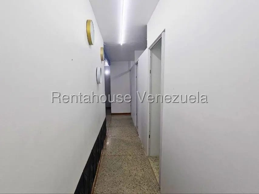 Comercial (Oficina) en Alquiler en El Marques, Distrito Metropolitano - 5