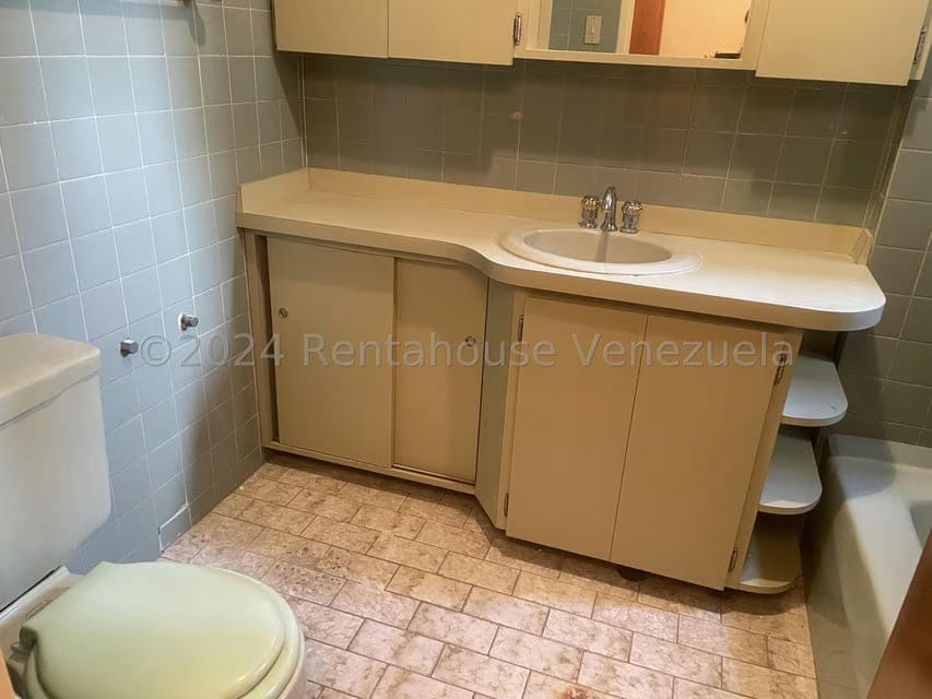 Apartamento (1 Nivel) en Venta en La Florida, Distrito Metropolitano - 20