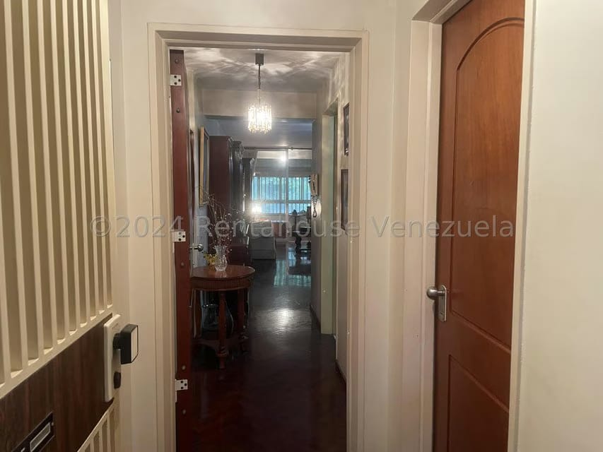 Apartamento (1 Nivel) en Venta en La Florida, Distrito Metropolitano - 3