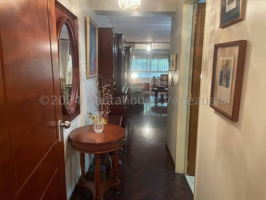 Apartamento (1 Nivel) en Venta en La Florida, Distrito Metropolitano - 4