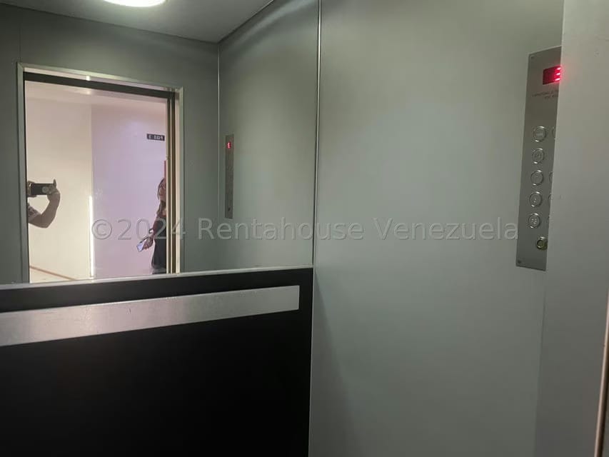 Apartamento (1 Nivel) en Venta en La Florida, Distrito Metropolitano - 37
