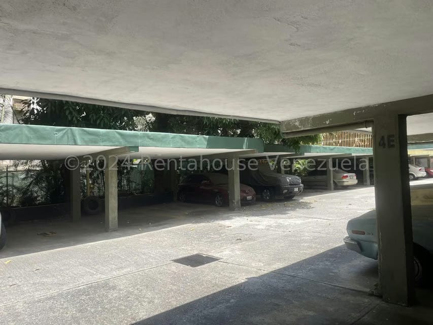 Apartamento (1 Nivel) en Venta en La Florida, Distrito Metropolitano - 40