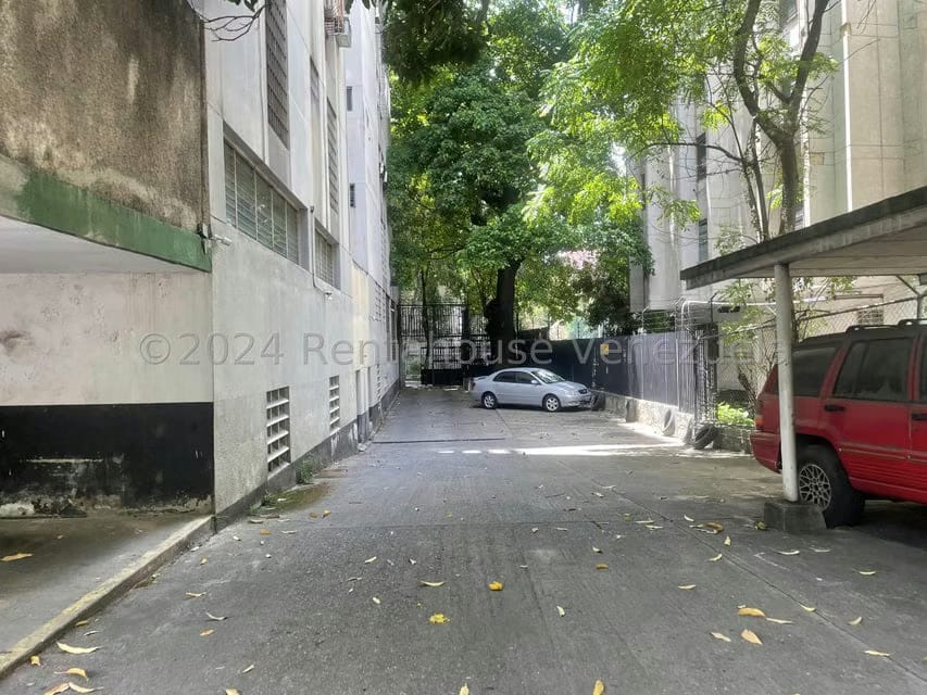 Apartamento (1 Nivel) en Venta en La Florida, Distrito Metropolitano - 42