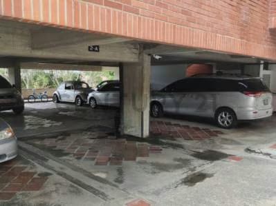 Exclusivo apartamento ubicado en zona segura, calle cerrada