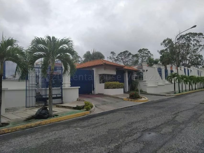 Casa (Duplex) en Venta en Los Cardones, Lara - 91