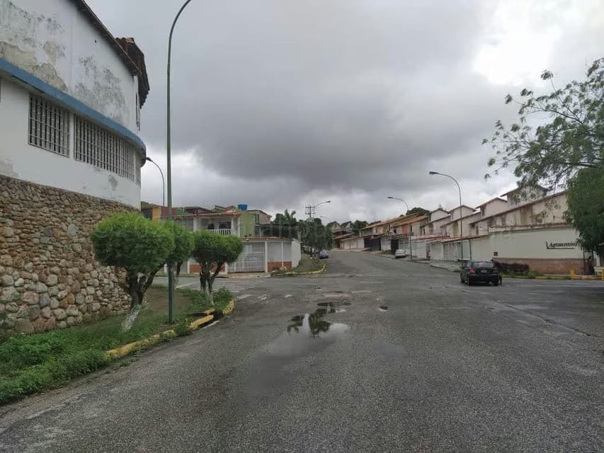 Casa (Duplex) en Venta en Los Cardones, Lara - 92