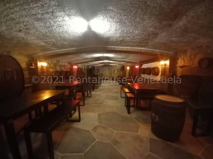 Casa (Multipes Niveles) en Venta en La Lagunita Country Club, Distrito Metropolitano - 77