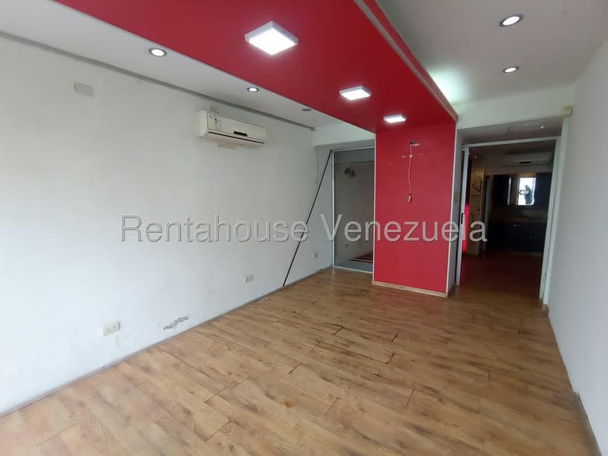 Comercial (Local Comercial) en Alquiler en Almarriera, Lara - 11