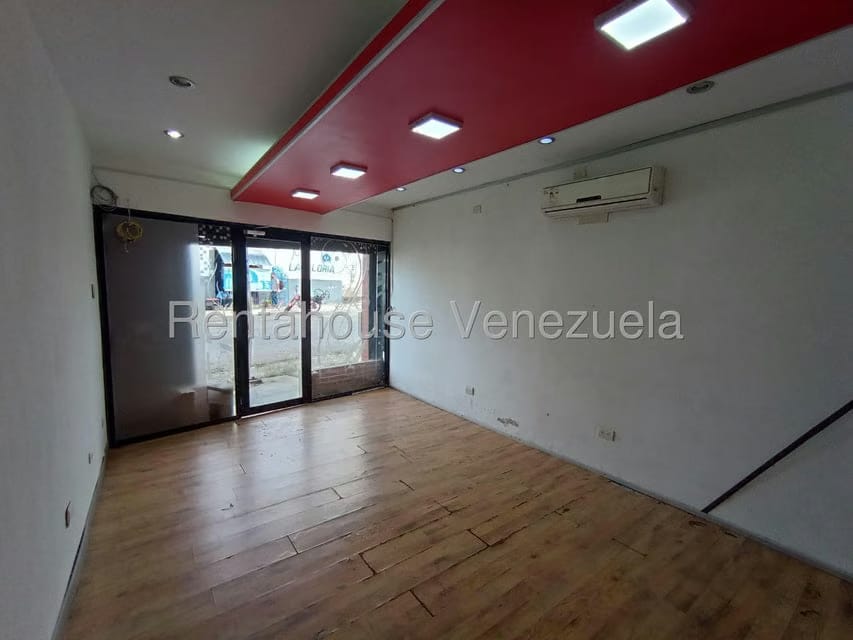 Comercial (Local Comercial) en Alquiler en Almarriera, Lara - 4