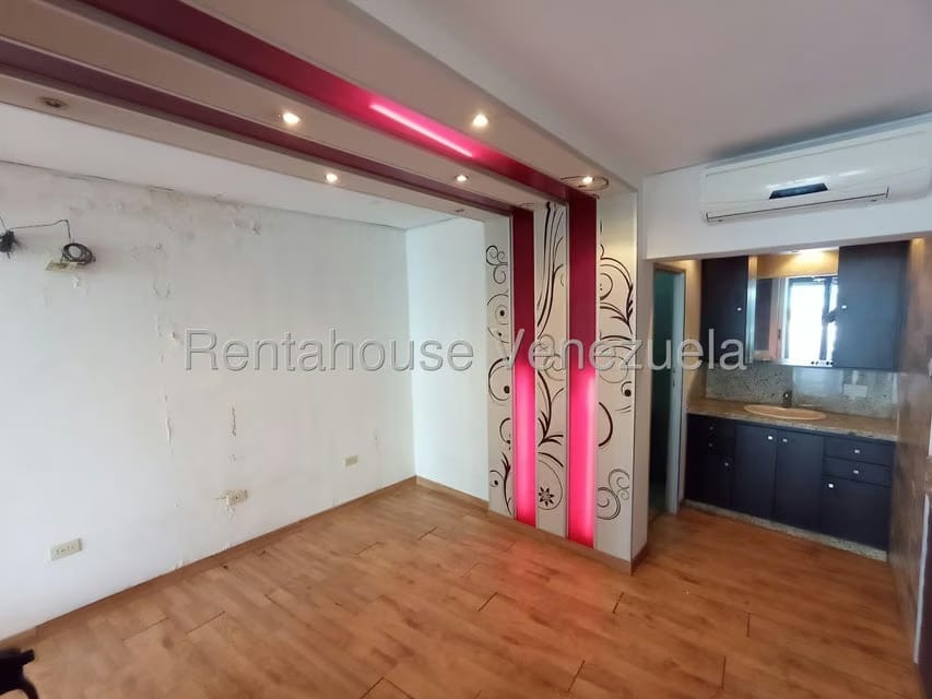 Comercial (Local Comercial) en Alquiler en Almarriera, Lara - 7