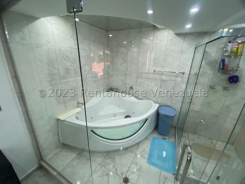 Casa (1 Nivel) en Venta en Santa Monica, Distrito Metropolitano - 47
