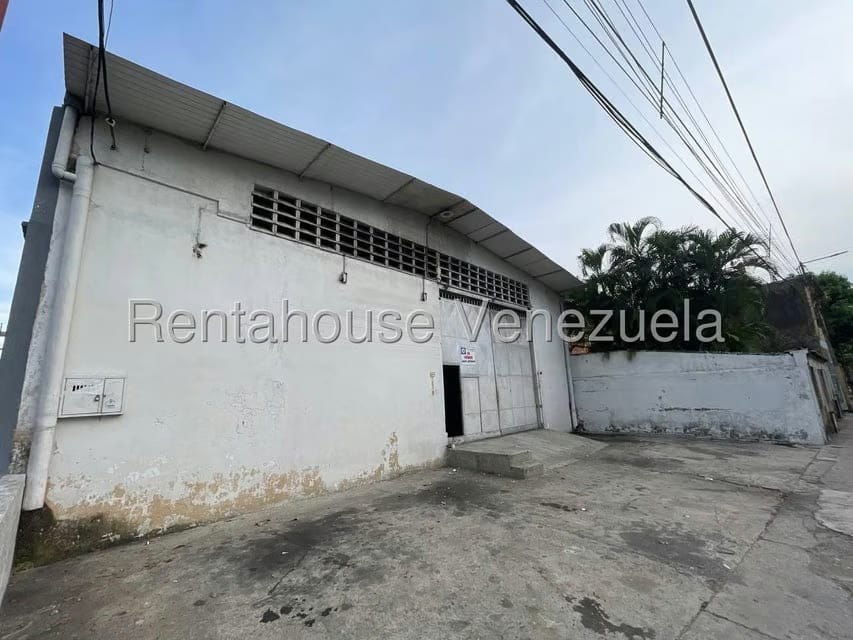 Comercial (Galpon - Deposito) en Venta en Avenida Bolivar, Aragua - 2