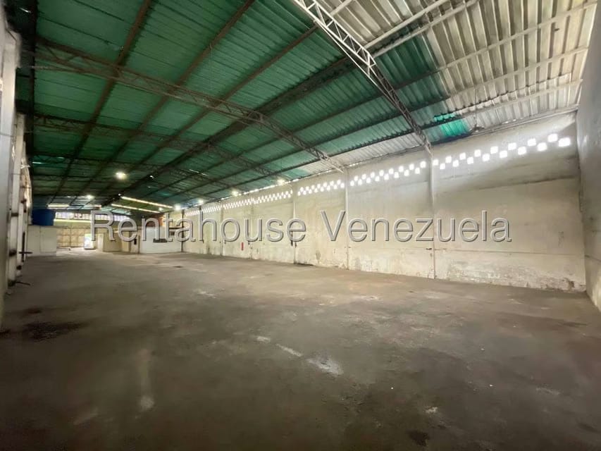 Comercial (Galpon - Deposito) en Venta en Avenida Bolivar, Aragua - 12