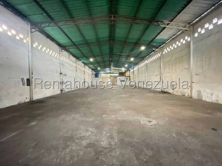 Comercial (Galpon - Deposito) en Venta en Avenida Bolivar, Aragua - 13