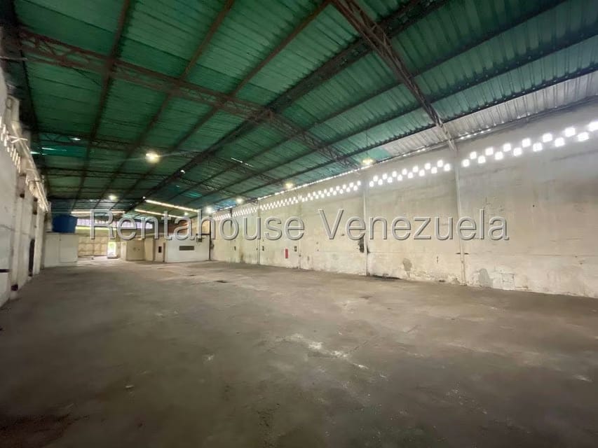 Comercial (Galpon - Deposito) en Venta en Avenida Bolivar, Aragua - 14