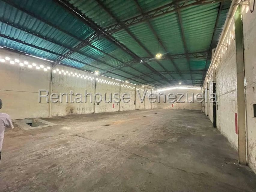 Comercial (Galpon - Deposito) en Venta en Avenida Bolivar, Aragua - 18