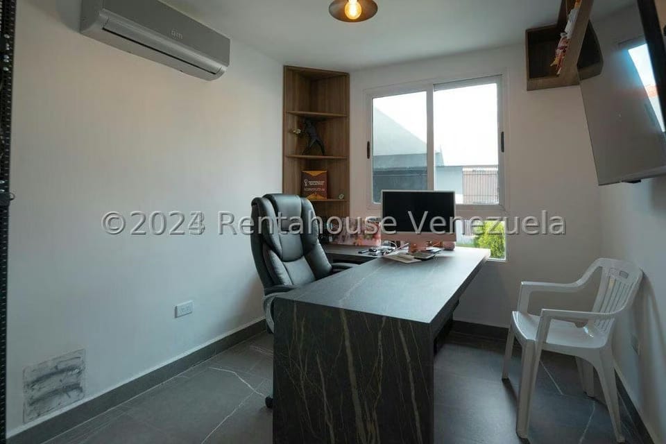 Casa (Multipes Niveles) en Venta en Los Naranjos del Cafetal, Distrito Metropolitano - 15