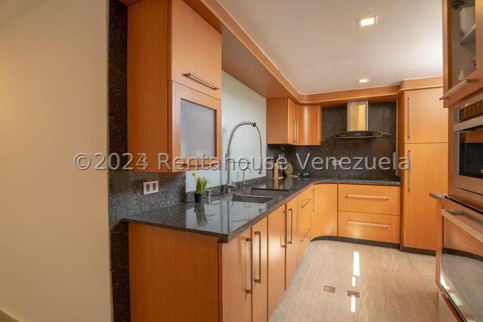 Casa (Multipes Niveles) en Venta en Los Naranjos del Cafetal, Distrito Metropolitano - 17
