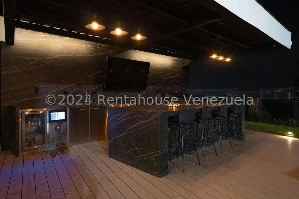 Casa (Multipes Niveles) en Venta en Los Naranjos del Cafetal, Distrito Metropolitano - 23