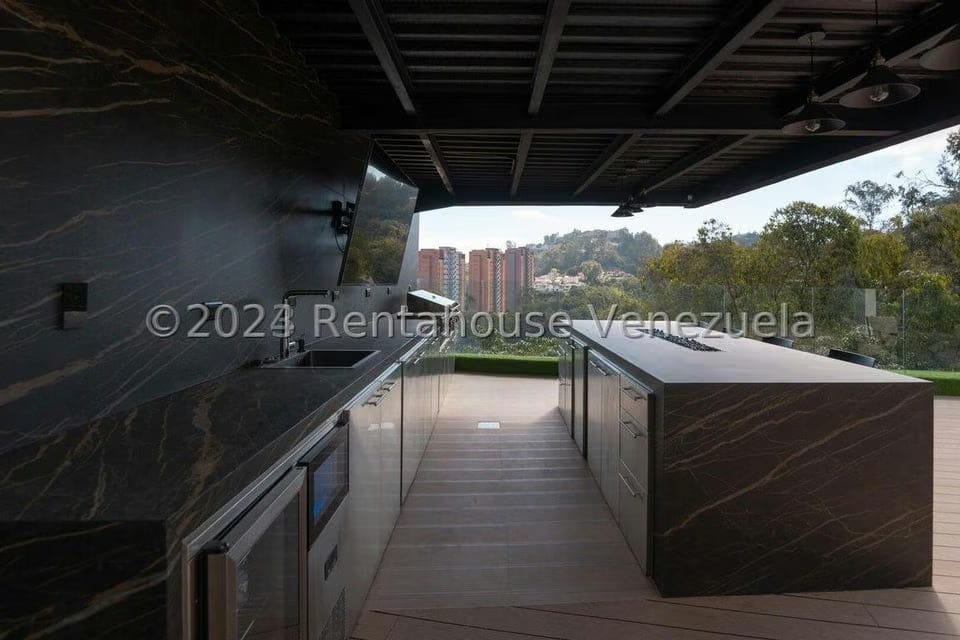Casa (Multipes Niveles) en Venta en Los Naranjos del Cafetal, Distrito Metropolitano - 35