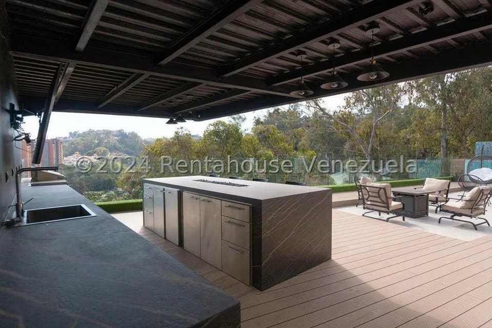 Casa (Multipes Niveles) en Venta en Los Naranjos del Cafetal, Distrito Metropolitano - 36