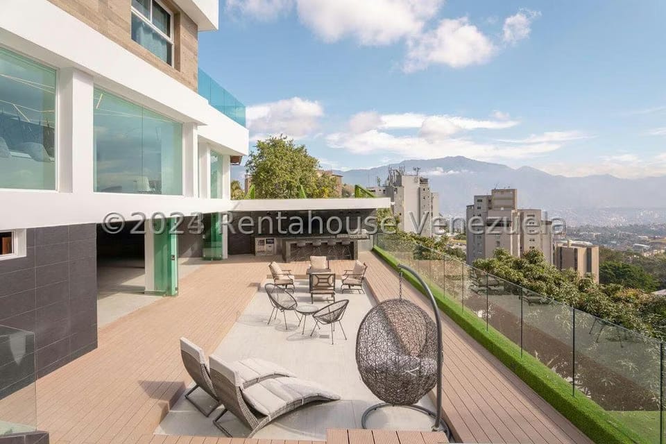 Casa (Multipes Niveles) en Venta en Los Naranjos del Cafetal, Distrito Metropolitano - 42