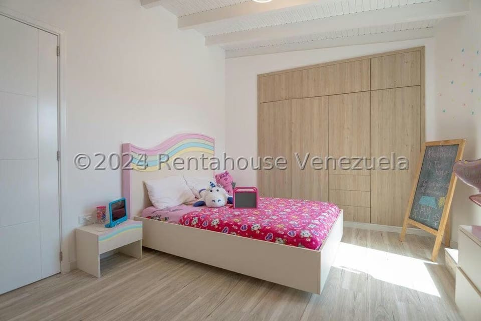 Casa (Multipes Niveles) en Venta en Los Naranjos del Cafetal, Distrito Metropolitano - 56