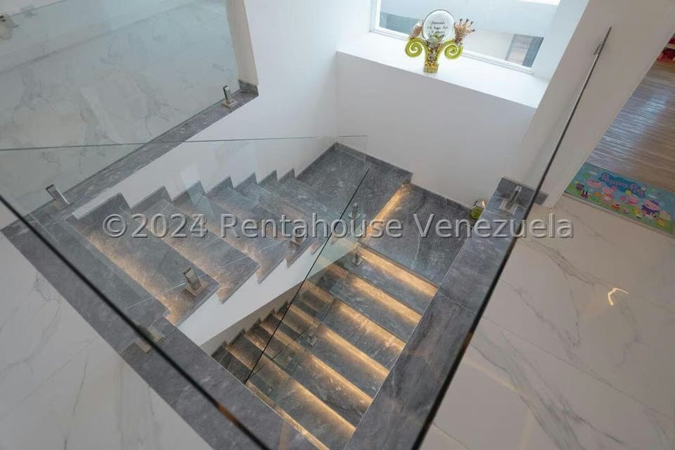 Casa (Multipes Niveles) en Venta en Los Naranjos del Cafetal, Distrito Metropolitano - 64