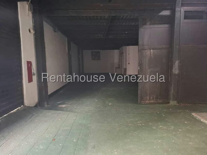 Comercial (Local Comercial) en Venta en Sarria, Distrito Metropolitano - 2