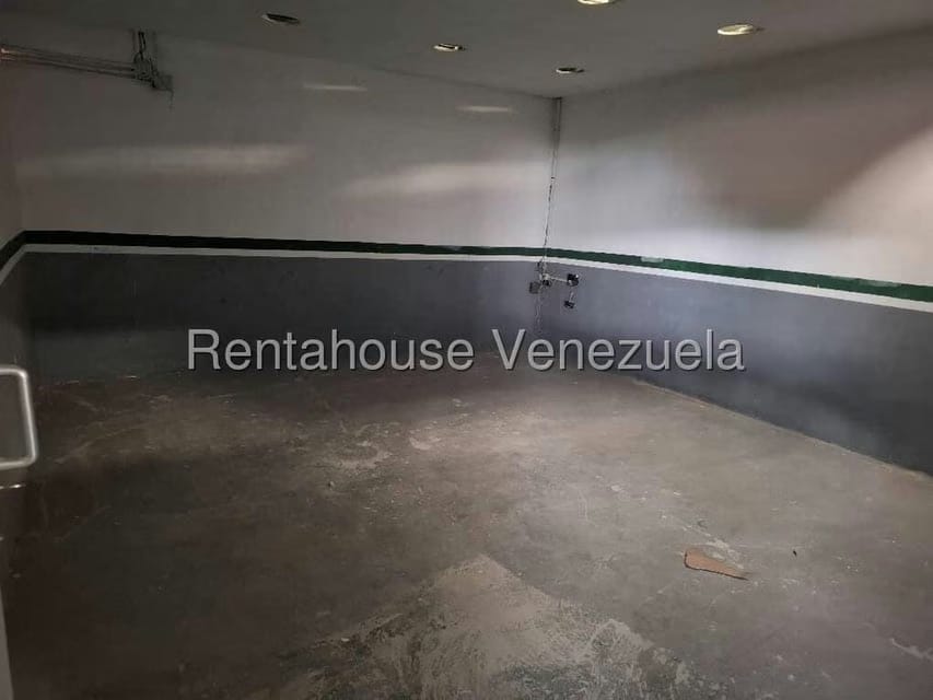 Comercial (Local Comercial) en Venta en Sarria, Distrito Metropolitano - 8