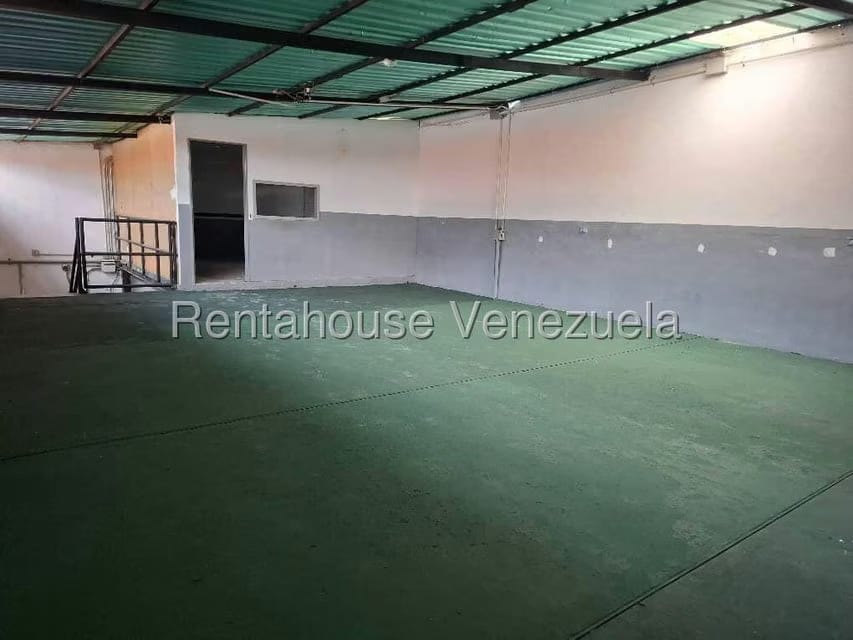Comercial (Local Comercial) en Venta en Sarria, Distrito Metropolitano - 9