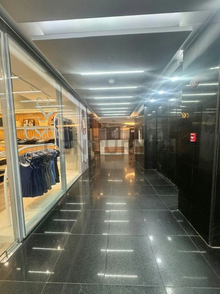 En Venta Oficina En Obra Gris en la Torre Jalisco en Las Mercedes - 2