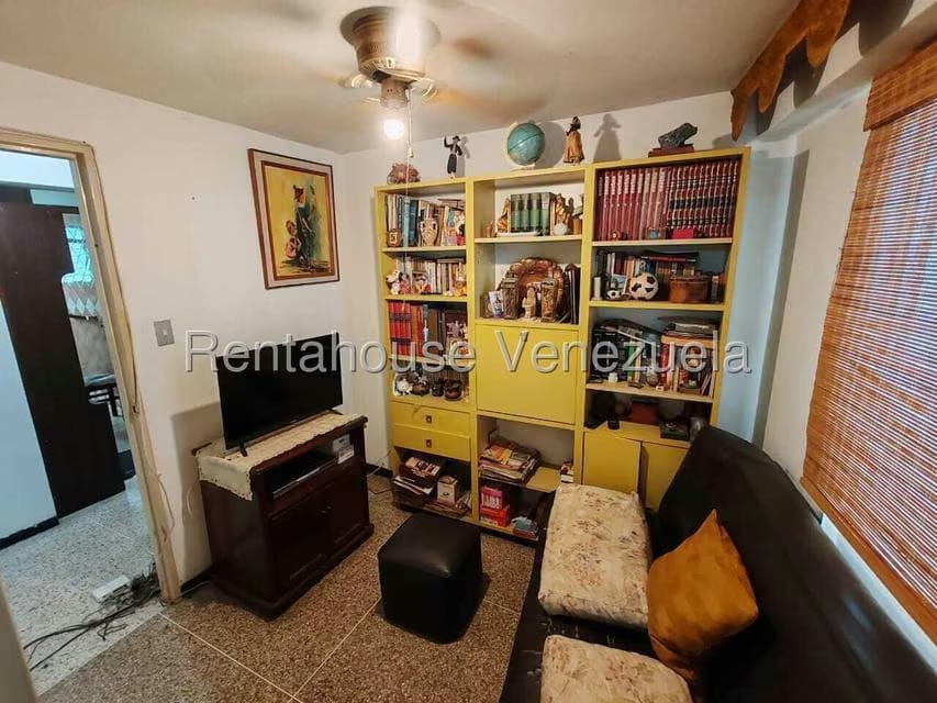 Apartamento (1 Nivel) en Alquiler en El Bosque, Distrito Metropolitano - 13