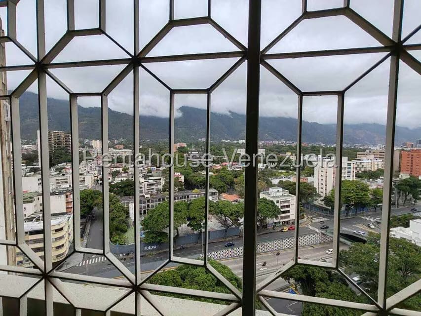 Apartamento (1 Nivel) en Alquiler en El Bosque, Distrito Metropolitano - 5