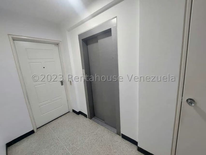 Apartamento (1 Nivel) en Venta en Miranda, Distrito Metropolitano - 4
