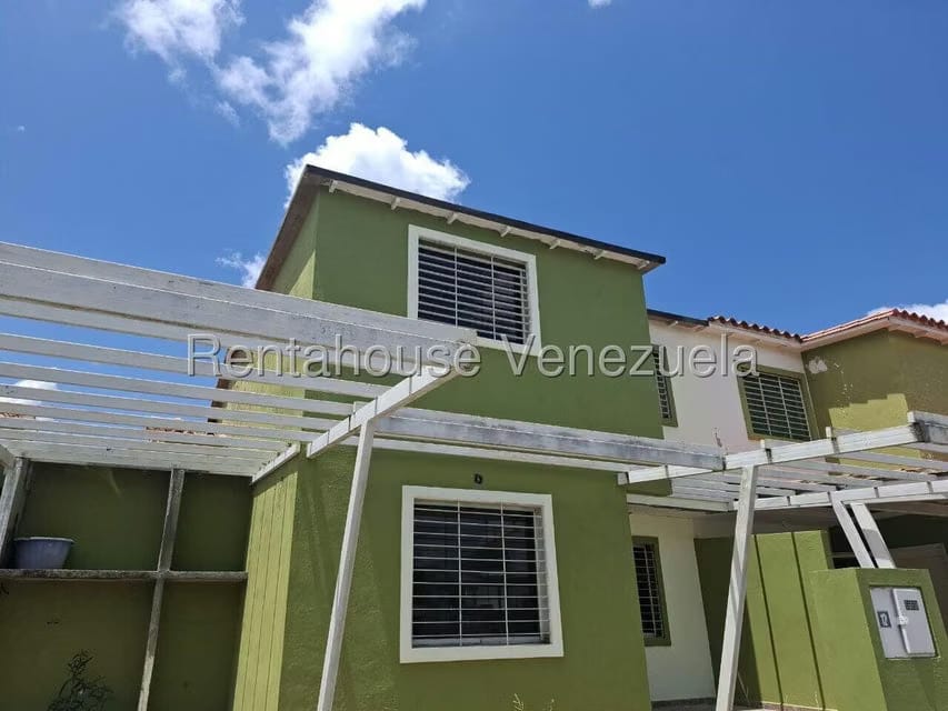 Casa (Duplex) en Alquiler en Trapiche Villas, Lara - 2