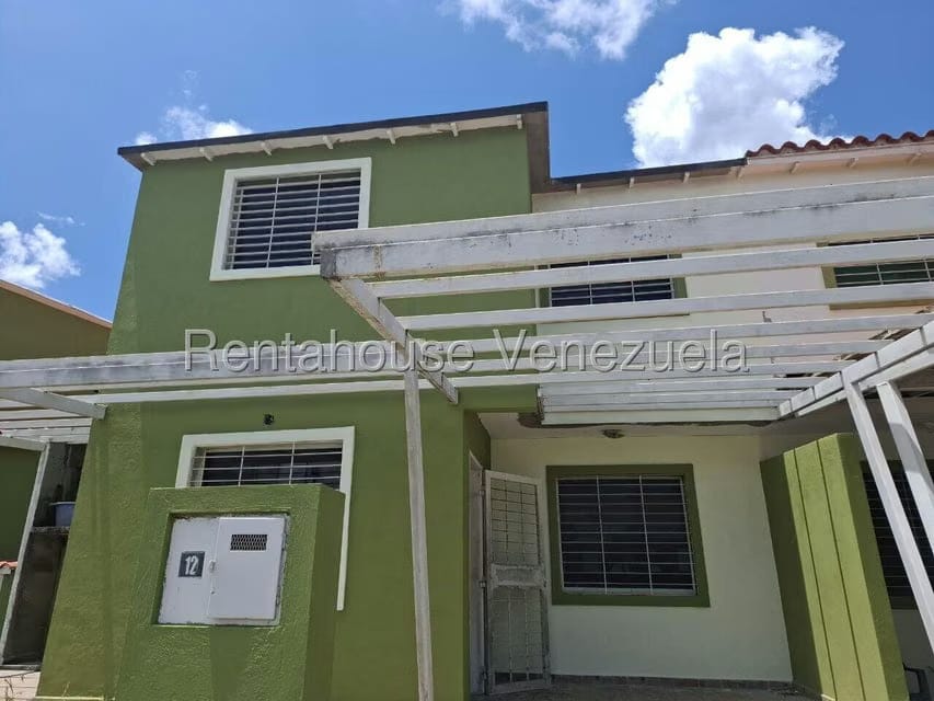 Casa (Duplex) en Alquiler en Trapiche Villas, Lara - 3