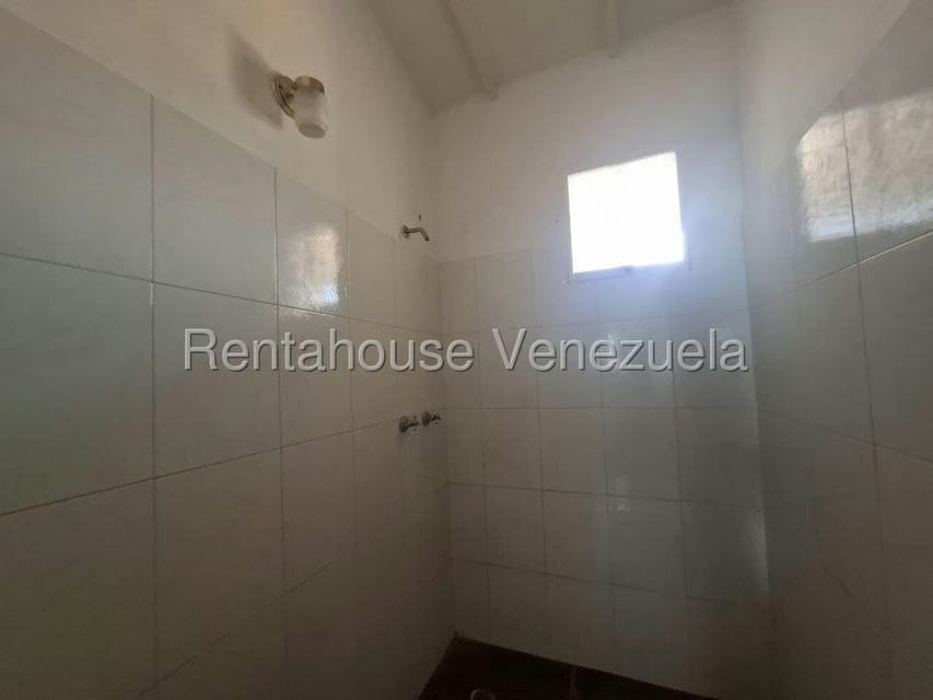 Casa (Duplex) en Alquiler en Trapiche Villas, Lara - 23