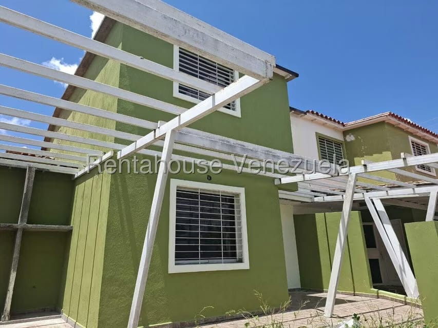 Casa (Duplex) en Alquiler en Trapiche Villas, Lara - 4