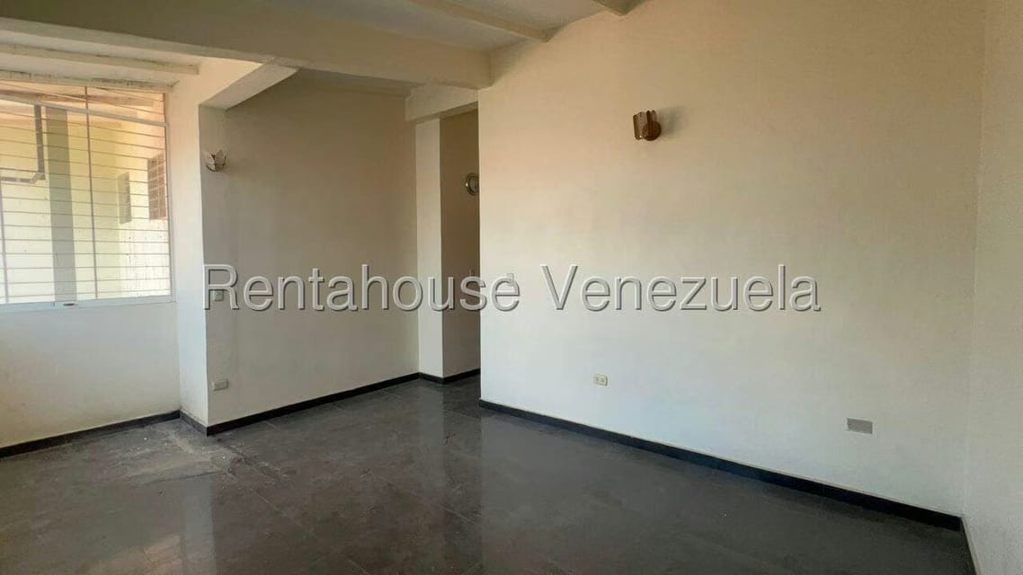 Casa (Duplex) en Alquiler en Trapiche Villas, Lara - 31