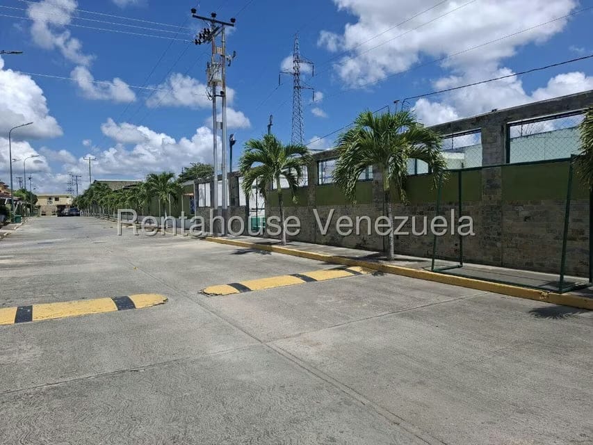 Casa (Duplex) en Alquiler en Trapiche Villas, Lara - 36