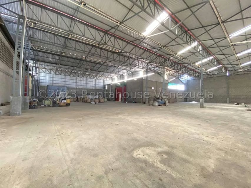 Comercial (Local Comercial) en Venta en Zona Industrial 2, Lara - 18
