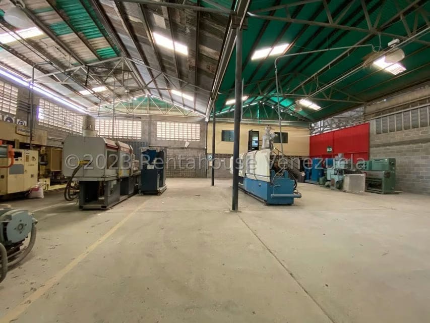 Comercial (Local Comercial) en Venta en Zona Industrial 2, Lara - 25